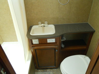 RV Rental Denver X213 Bath